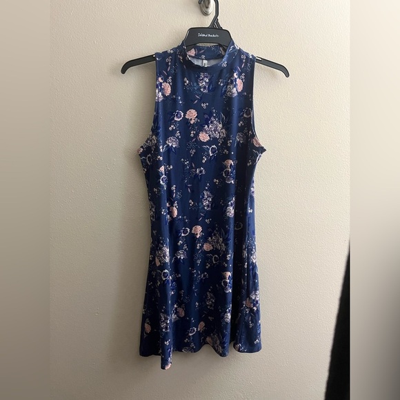 Floral Print Dress - Picture 2 of 8